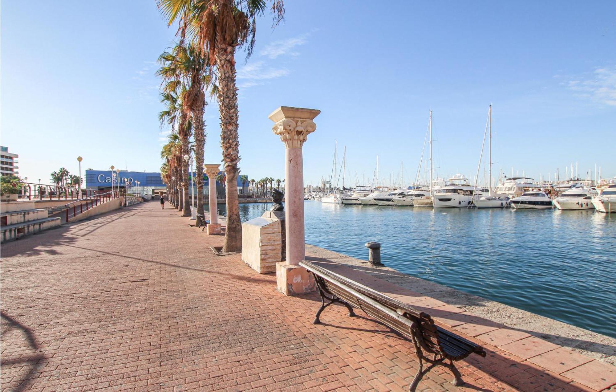 Beach Front Apartment In Los Arenales Del Sol Dış mekan fotoğraf